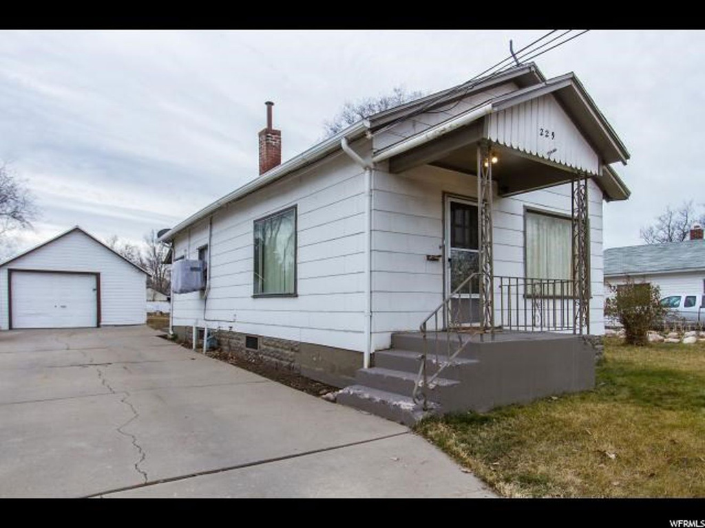 229 E 34th St S, Ogden, UT 84403