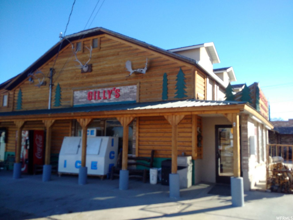 15 N State St, Ferron, UT 84523