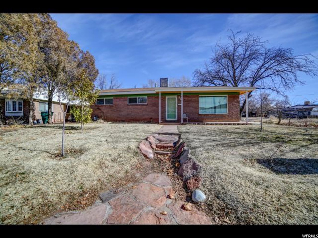 397 S Tusher St E, Moab, UT 84532