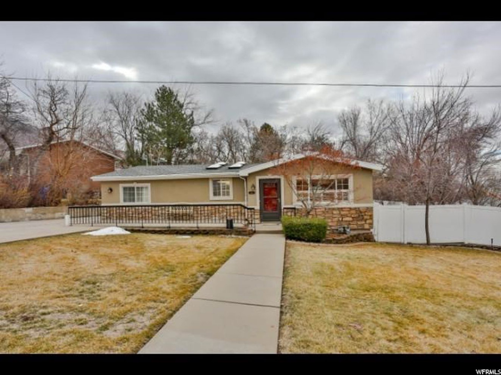 228 E Oak Ln, Farmington, UT 84025