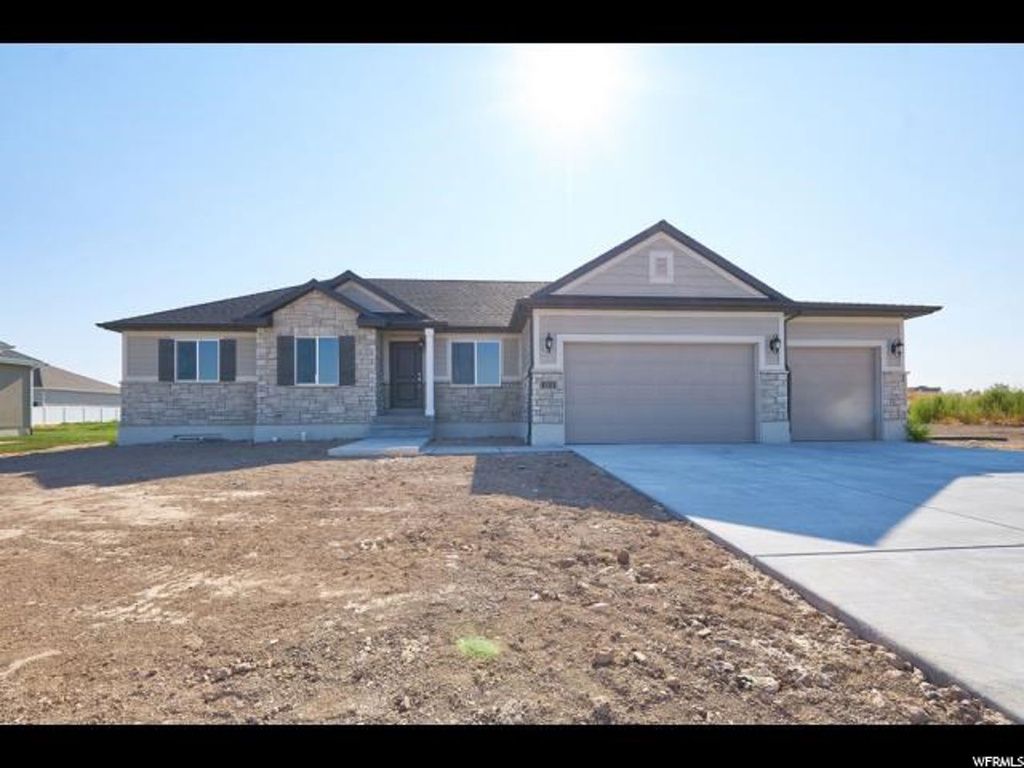 2212 N 3600 W, Clinton, UT 84015