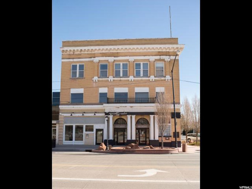 104 N Main St E, Richfield, UT 84701