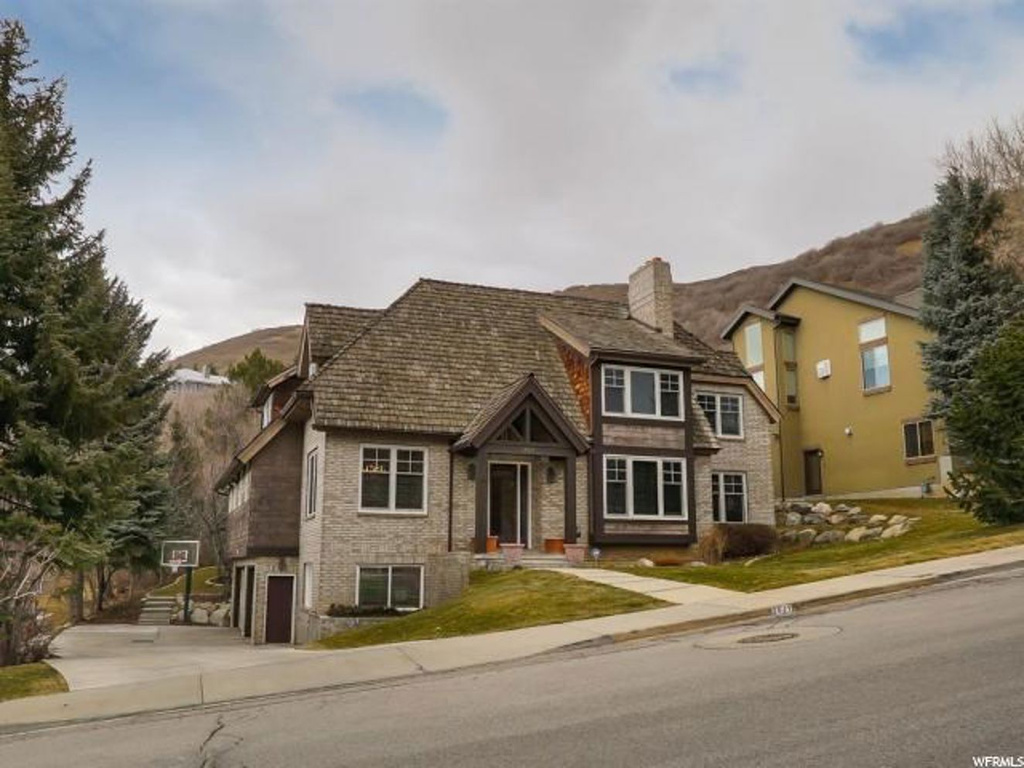 2021 Ridgehill Dr, Bountiful, UT 84010