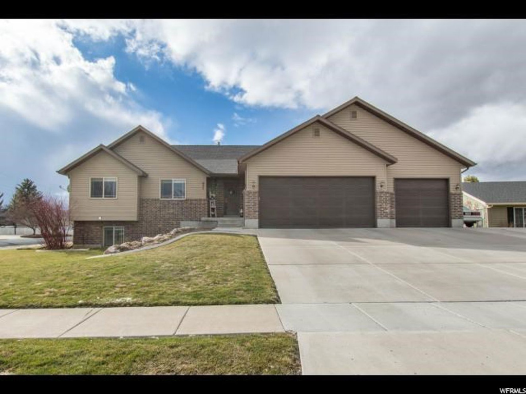 995 Meadowbrook Dr, Logan, UT 84321