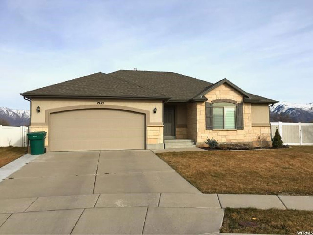 1945 S Sam Cir, Clearfield, UT 84015