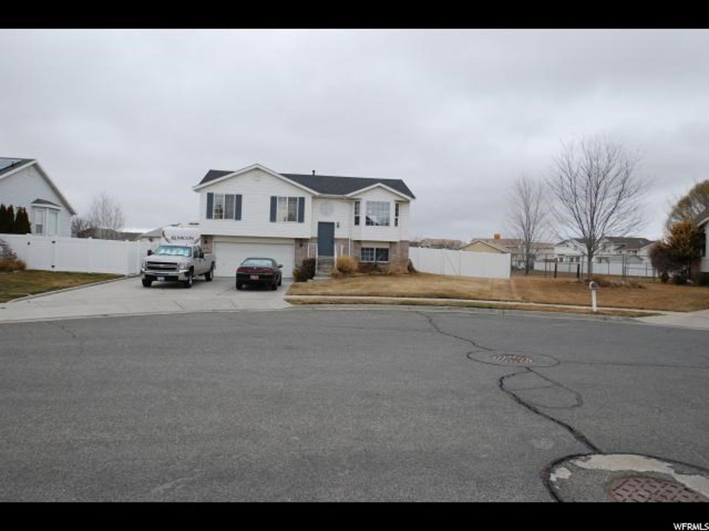 2576 W 1550 N, Clinton, UT 84015