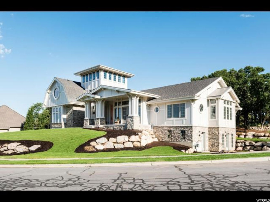 1407 E Daniel Dr S, Fruit Heights, UT 84037