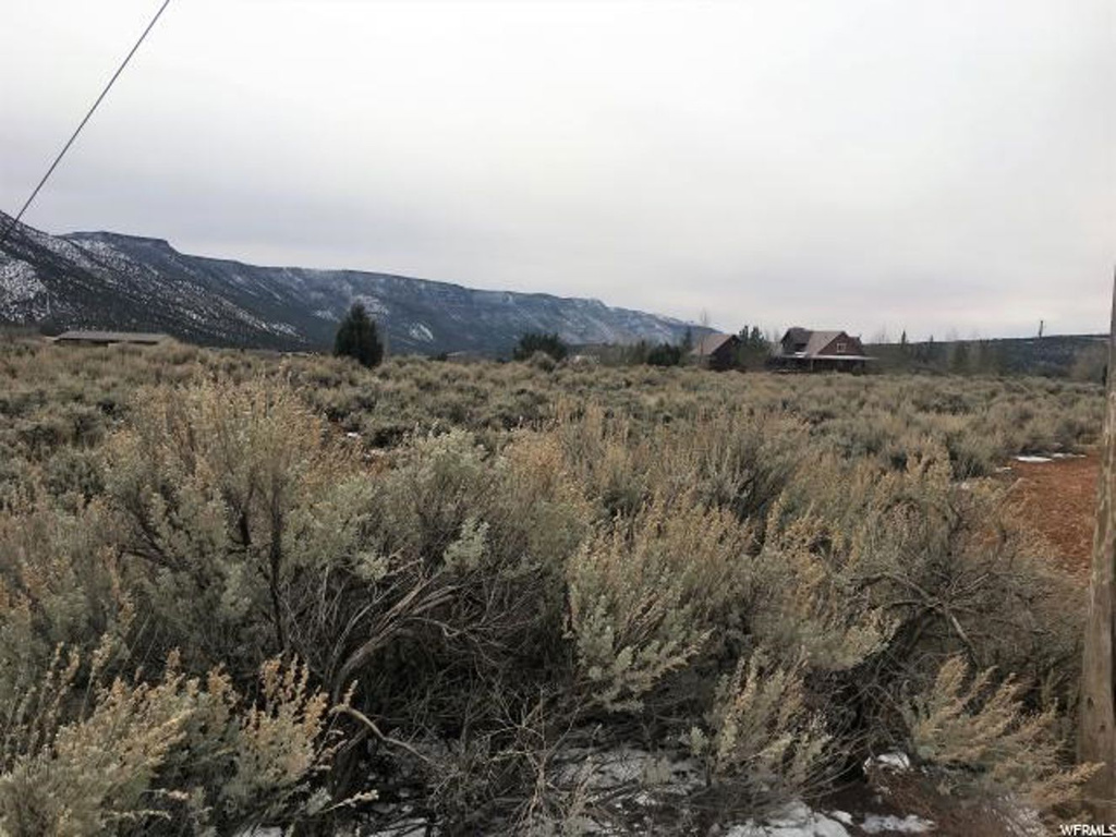 1867 S 3000 E, New Harmony, UT 84757
