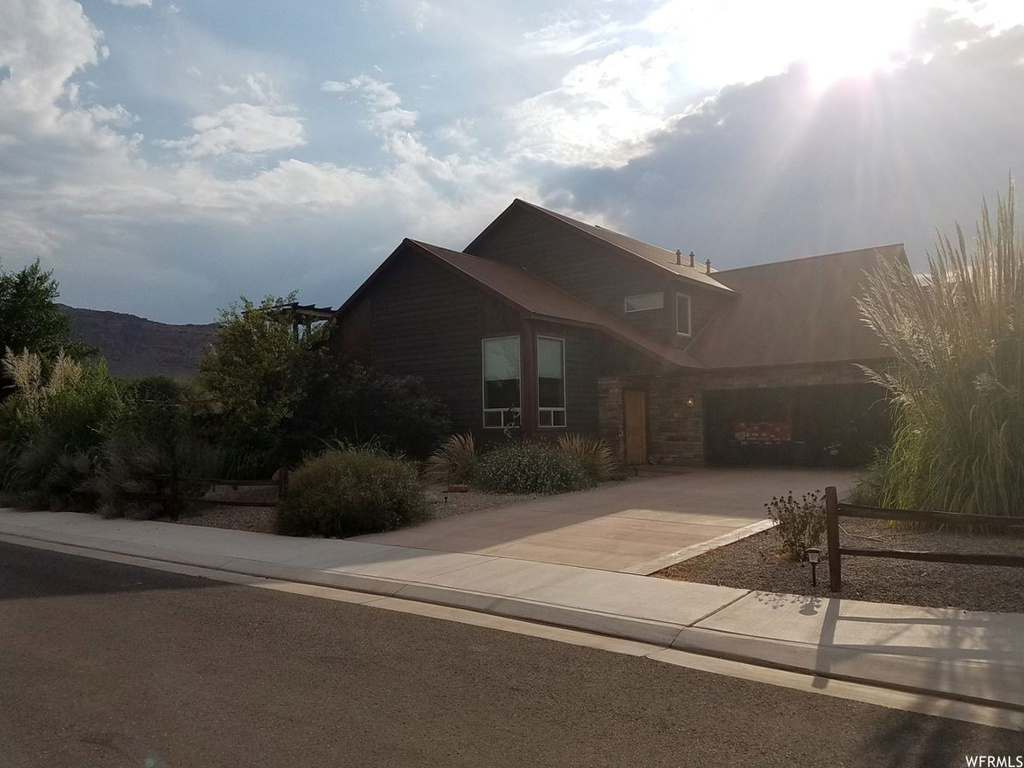 663 Byrd Ave, Moab, UT 84532
