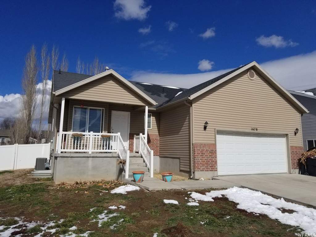 1678 W 600 N, Clinton, UT 84015