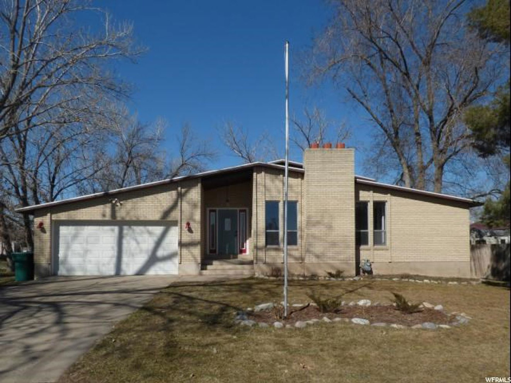 5228 W 4250 S, Hooper, UT 84315