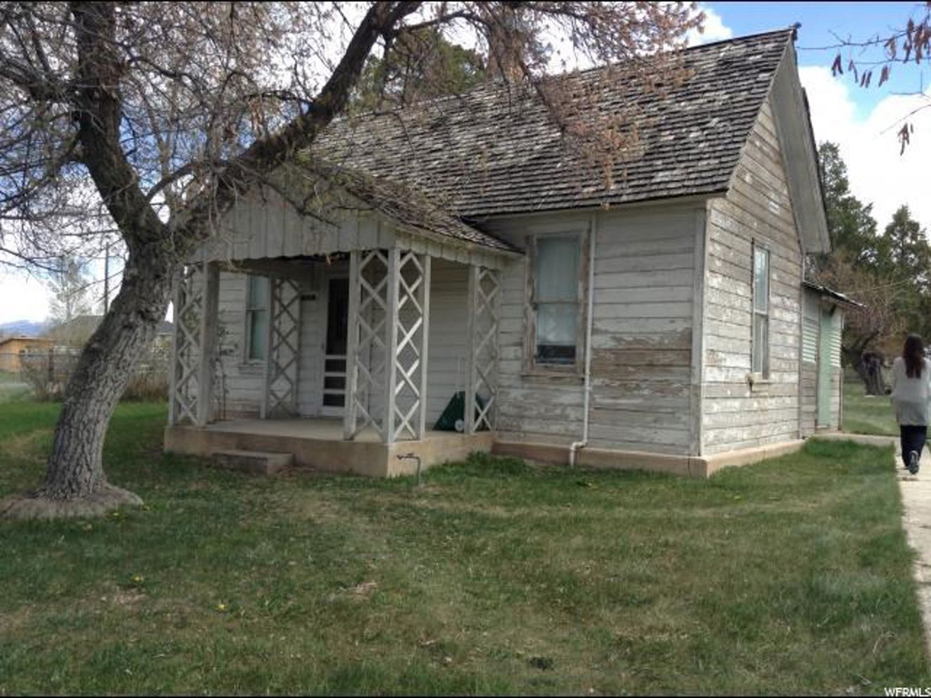 323 S 400 E, Spring City, UT 84662