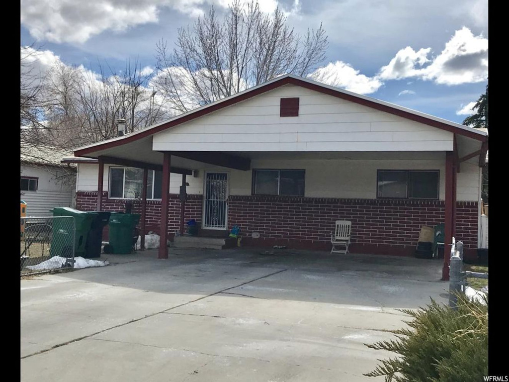 2005 W 4700 S, Roy, UT 84067