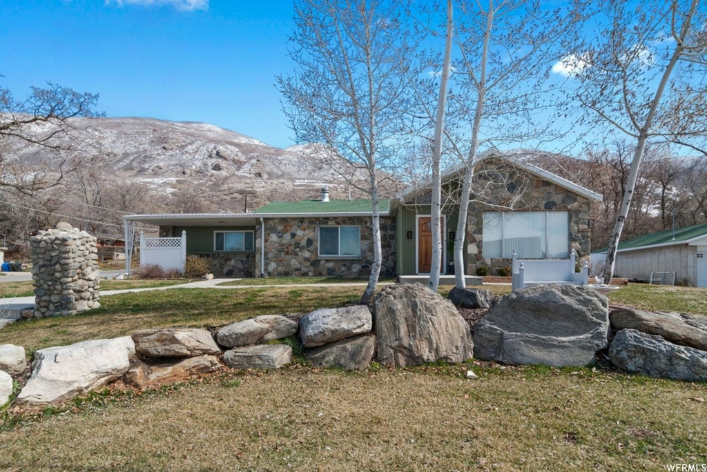 205 S 200 E, Farmington, UT 84025