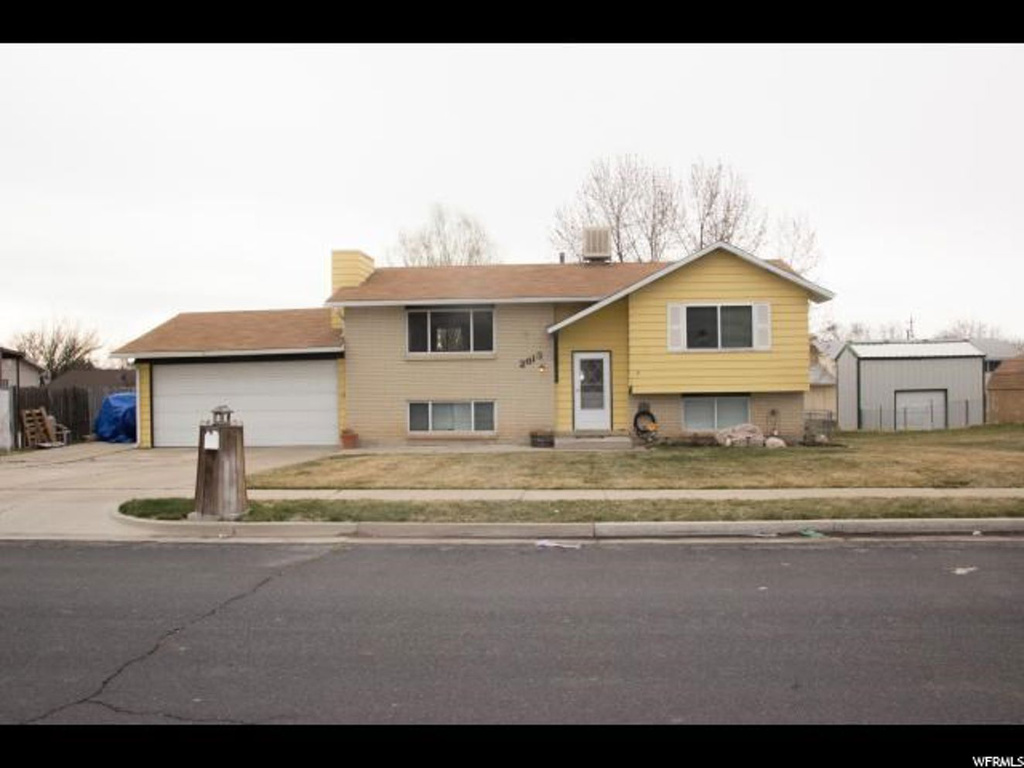 2613 N 950 W, Clinton, UT 84015