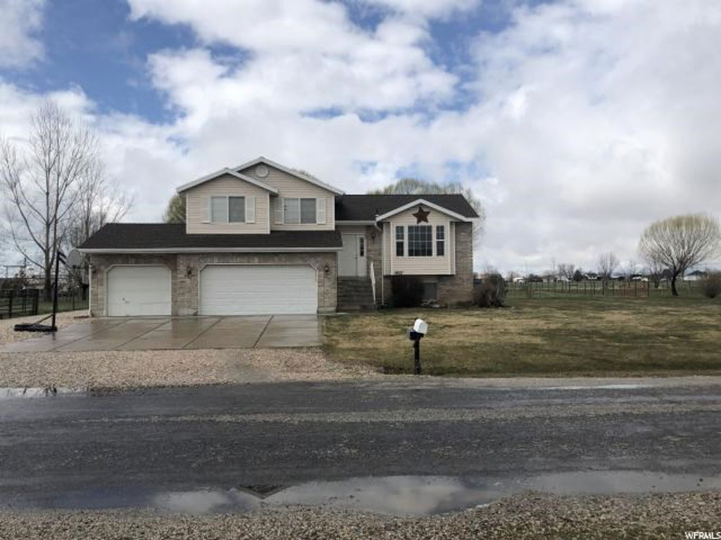 5827 S 6950 W, Hooper, UT 84315