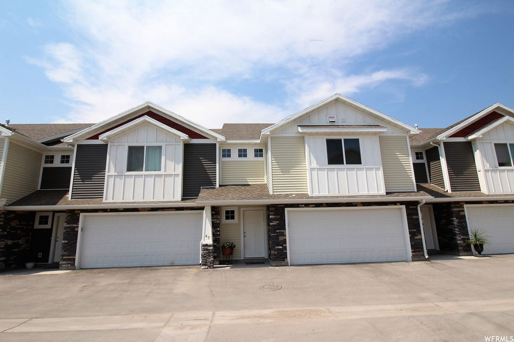 255 W 70 N, Hyrum, UT 84319