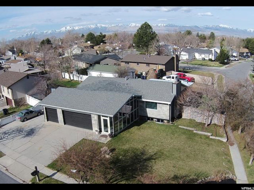 9528 S Tramway Dr E, Sandy, UT 84092