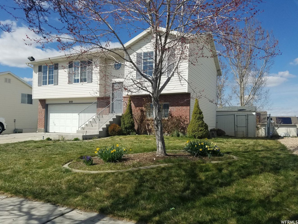2152 W 1520 N, Clinton, UT 84015