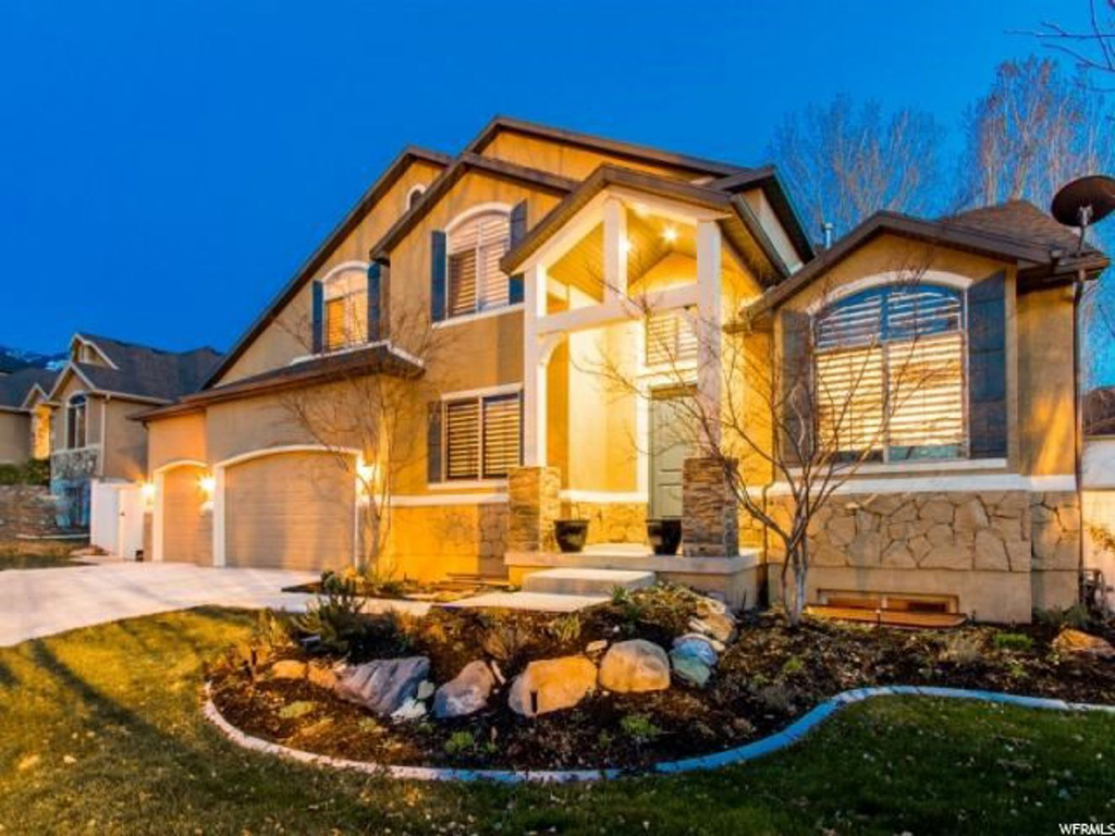 1024 E Black Forest Dr, Sandy, UT 84094