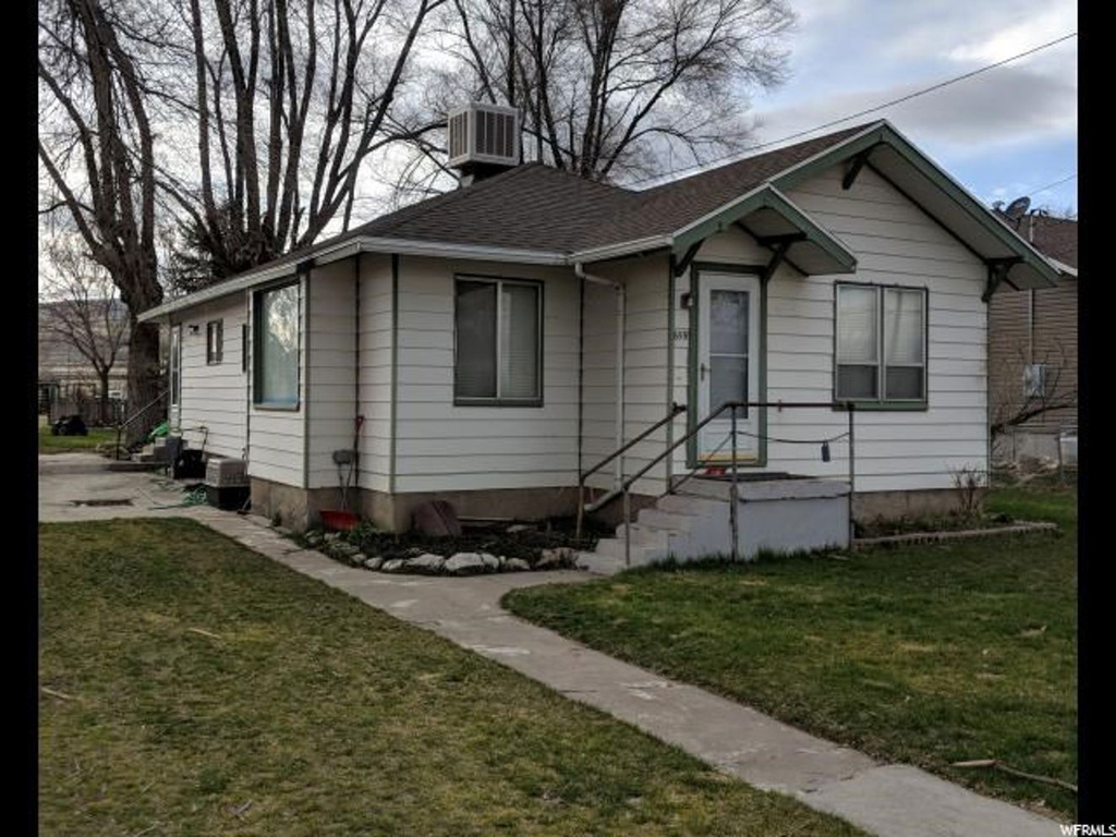 659 N Main St, Garland, UT 84312