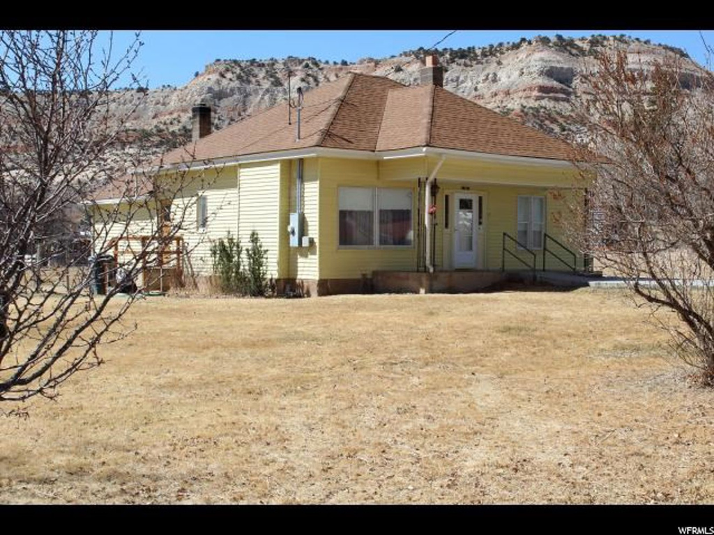 66 E Rustler St S, Teasdale, UT 84773