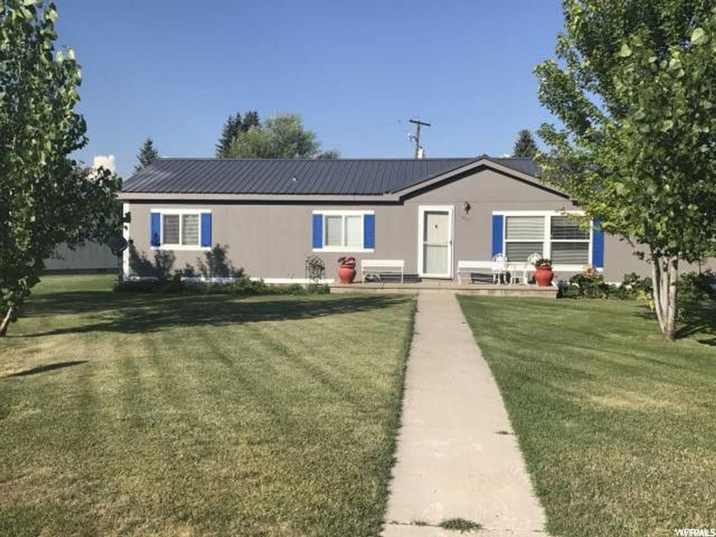 979 S 1st E, Grace, ID 83241