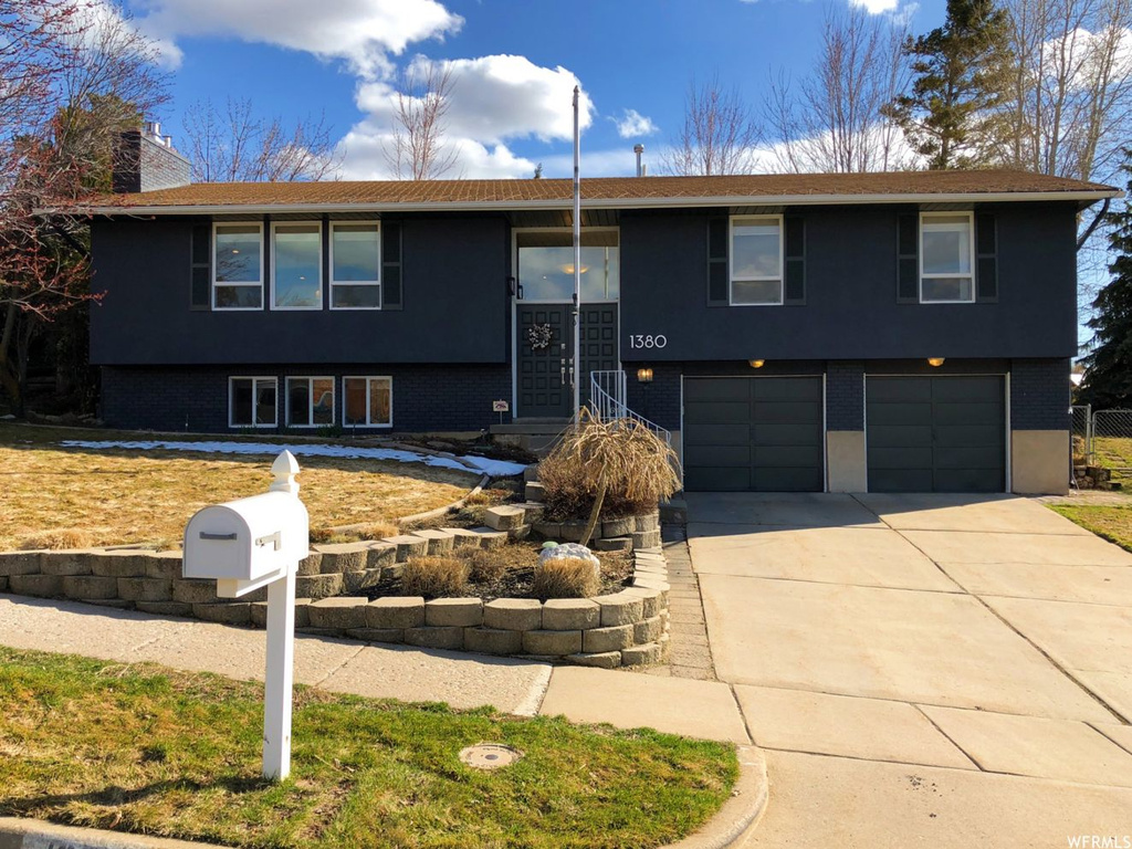 1380 E Chokecherry Dr S, Bountiful, UT 84010