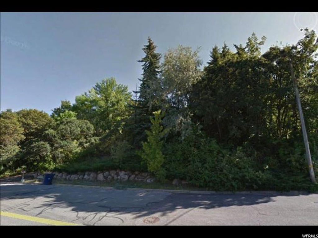 795 E Oak Dr, South Ogden, UT 84403
