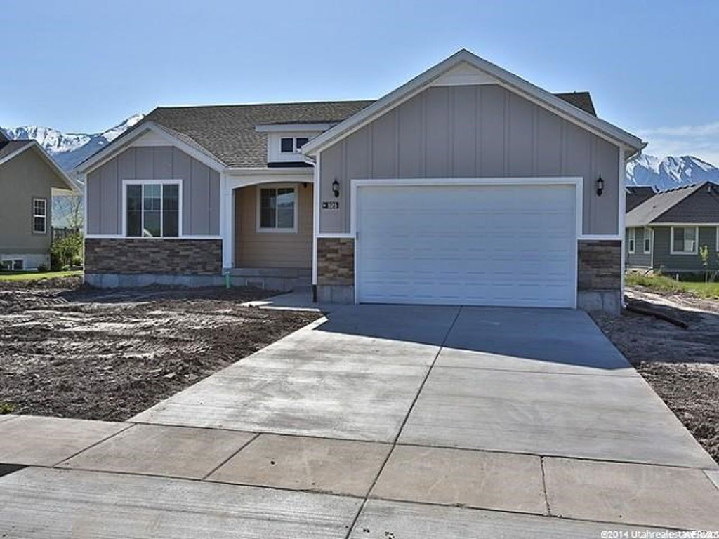 525 N 850 E, Wellsville, UT 84339