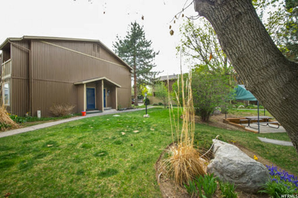 551 E Cobblestone Dr, Midvale, UT 84047
