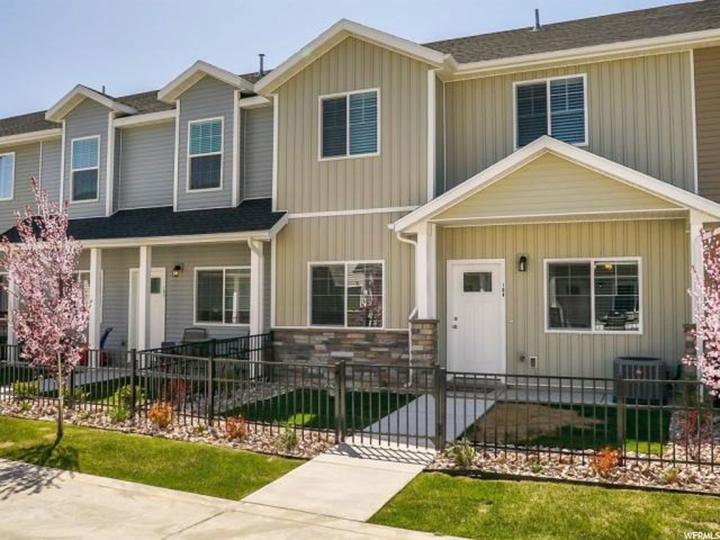 453 W 1570 N #104, Logan, UT 84341