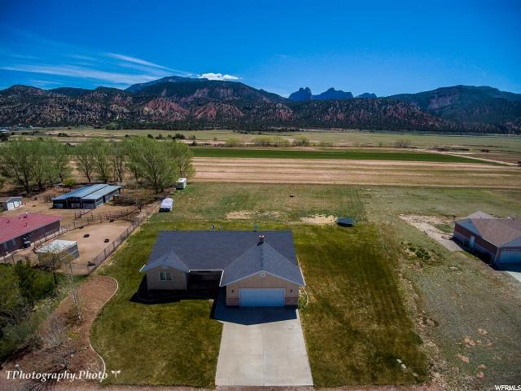 329 S 3430 E, New Harmony, UT 84757
