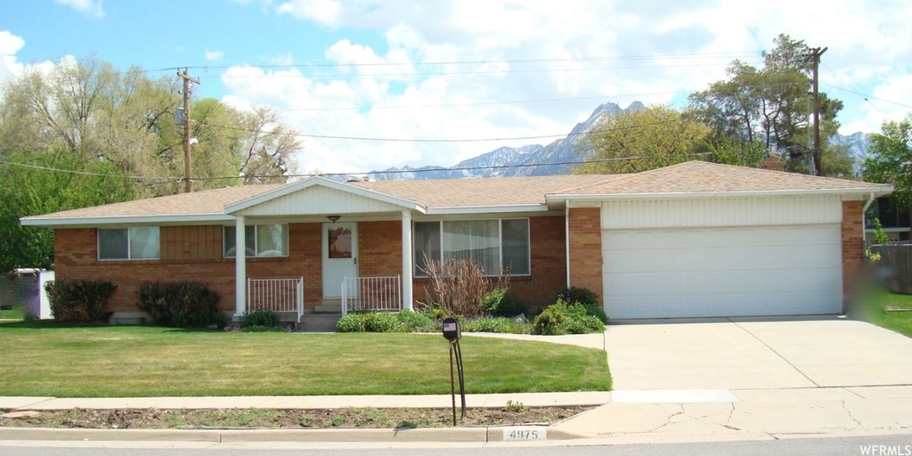 4975 S Pinehill Dr E, Murray, UT 84107