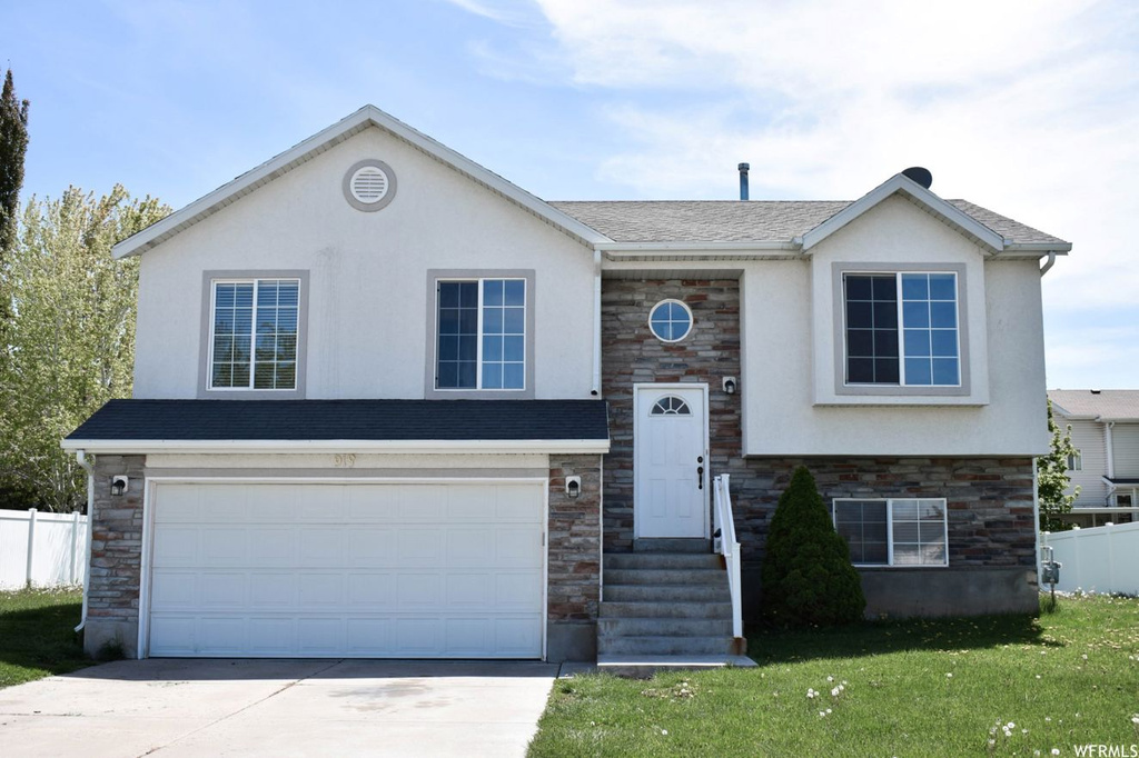 919 W 1520 N, Clinton, UT 84015