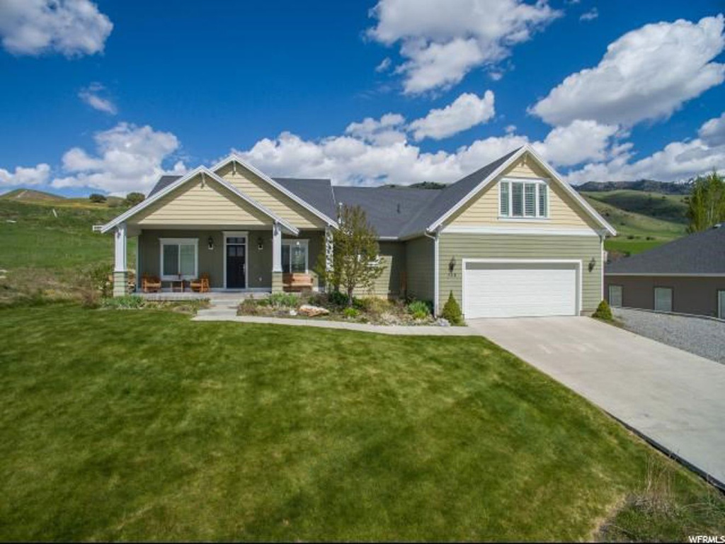 152 Hillside Dr, Smithfield, UT 84335