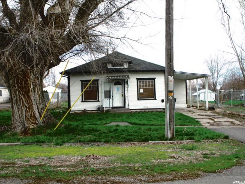 61 W 100 S, Wellsville, UT 84339