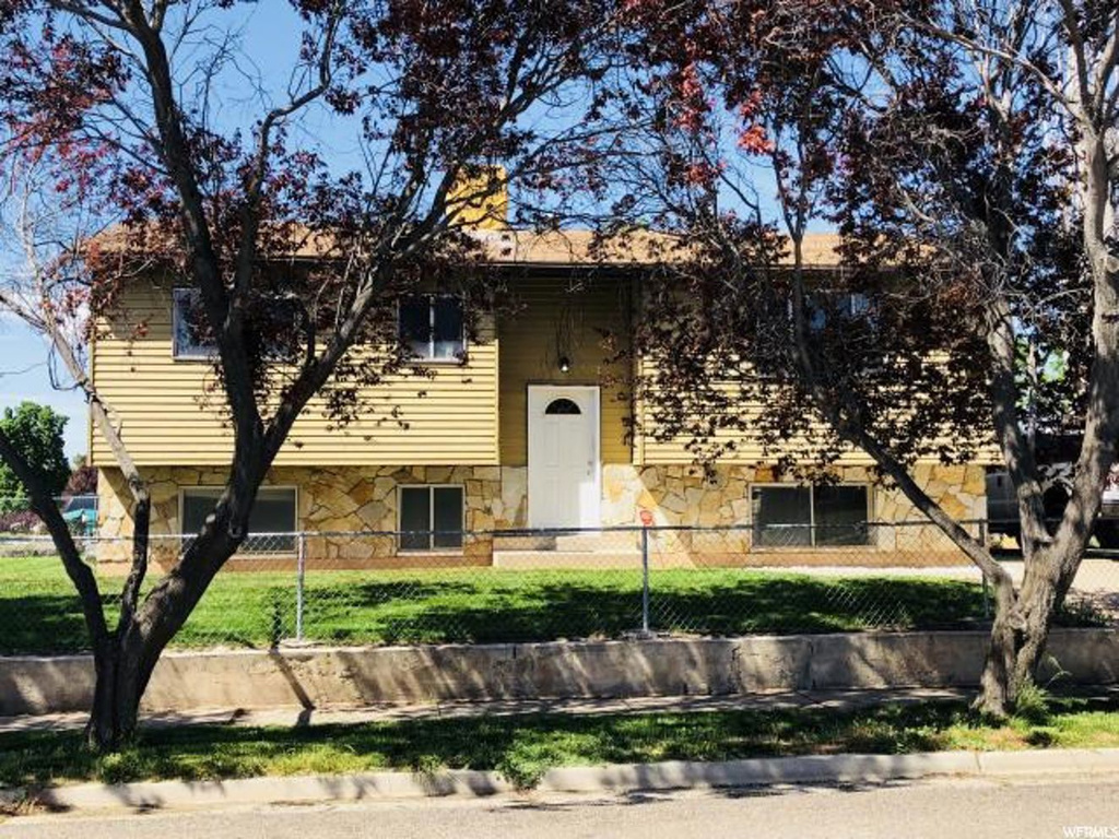 440 W 2300 S, Clearfield, UT 84015