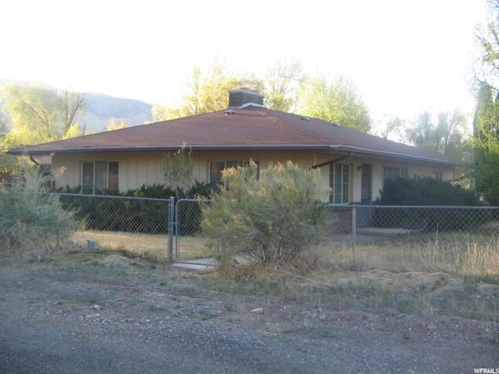 85 E 300 N, Marysvale, UT 84750