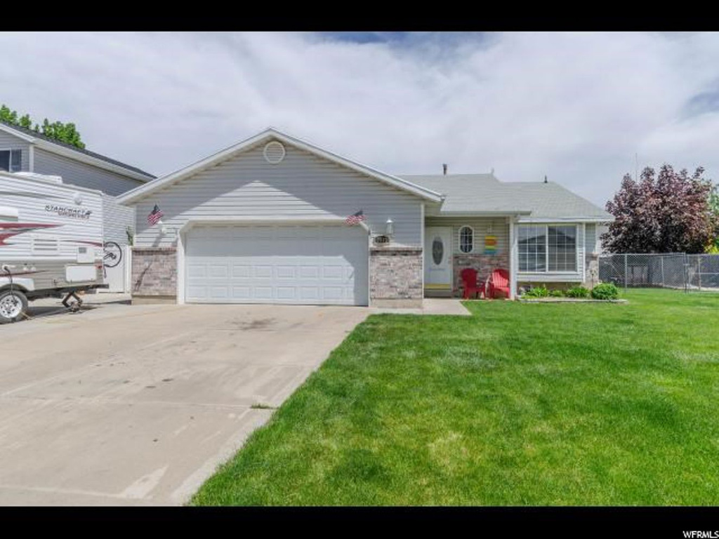 2032 N 900 W, Clinton, UT 84015