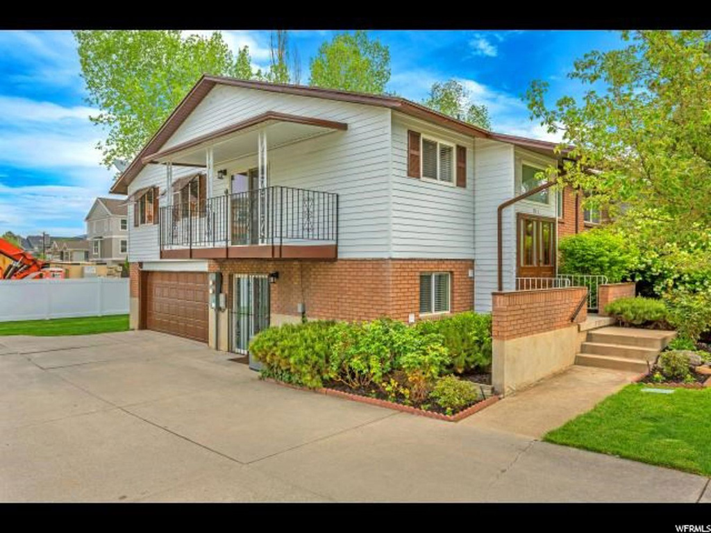 781 E Whispering Pine Dr, Murray, UT 84107
