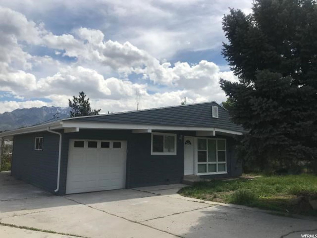 911 E Carnation Dr, Sandy, UT 84094