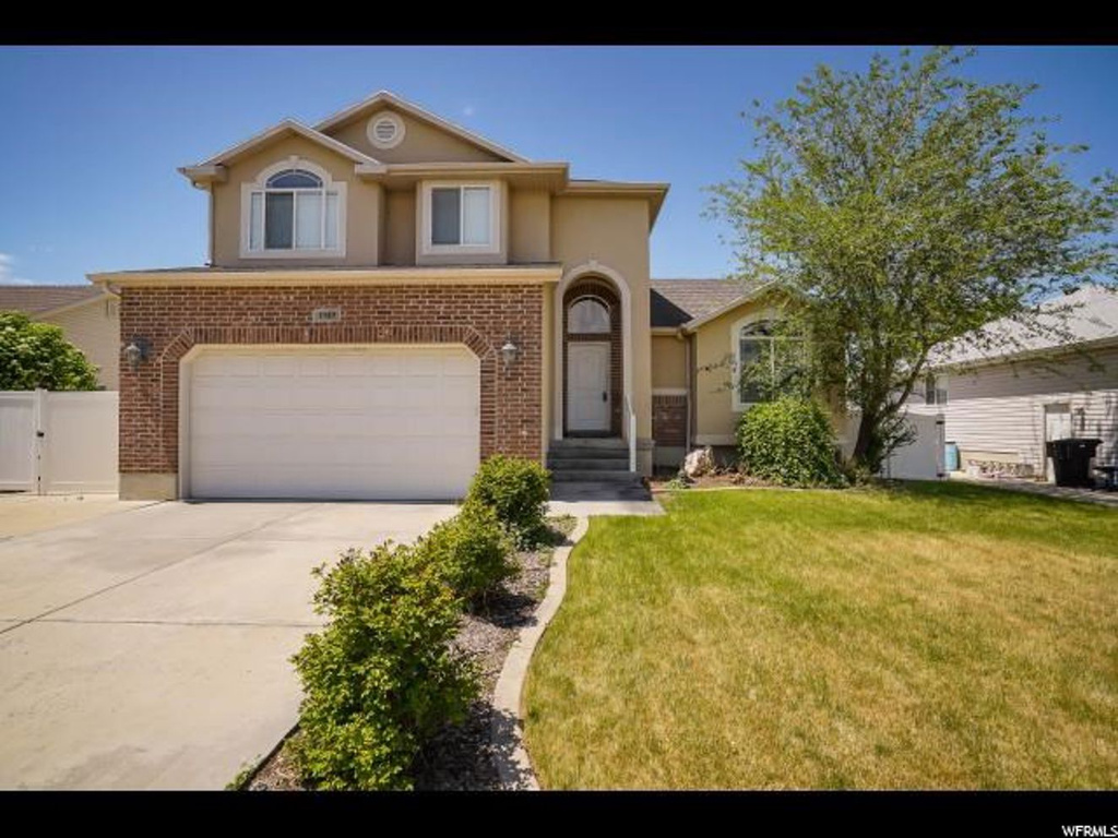 1949 N 2595 W, Clinton, UT 84015