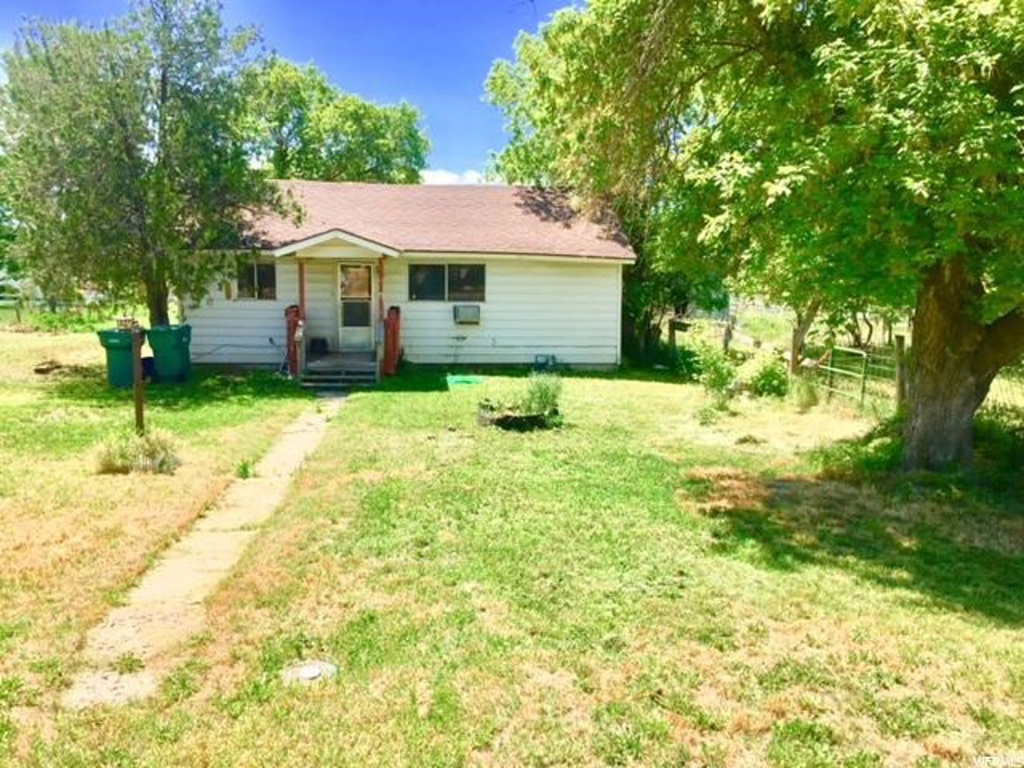 7453 W 5500 S, Hooper, UT 84315