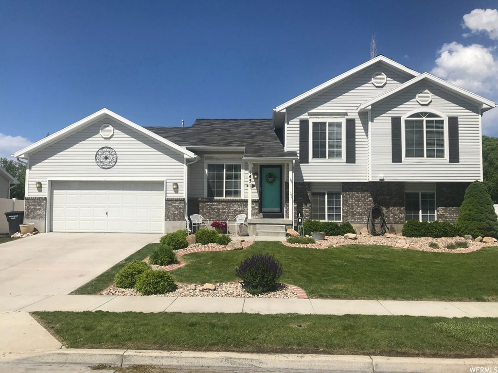 145 Spyglass Dr, Stansbury Park, UT 84074