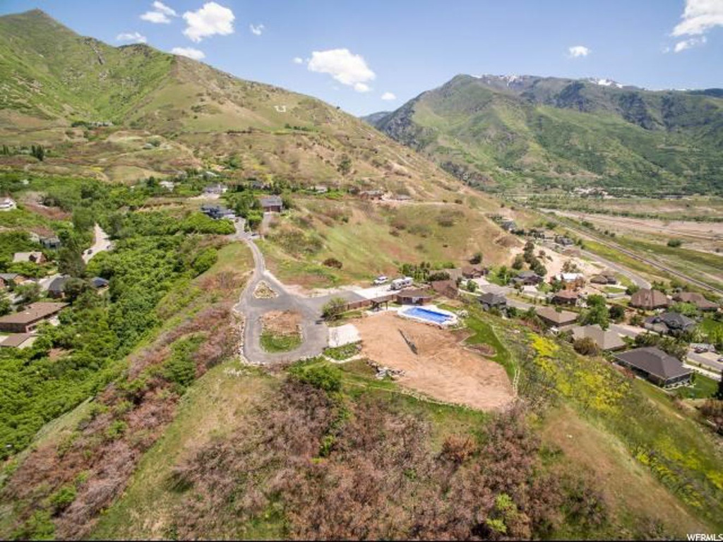 6491 S 2800 E #17, Uintah, UT 84403
