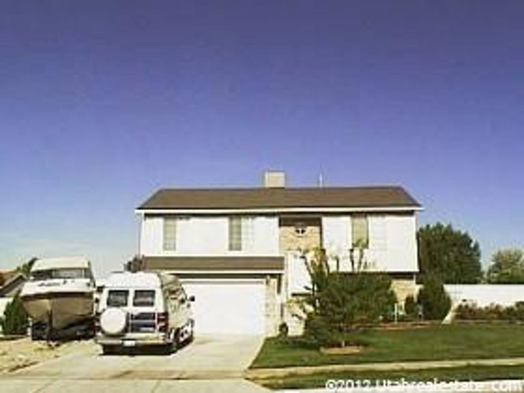 164 N 360 W, Clearfield, UT 84015