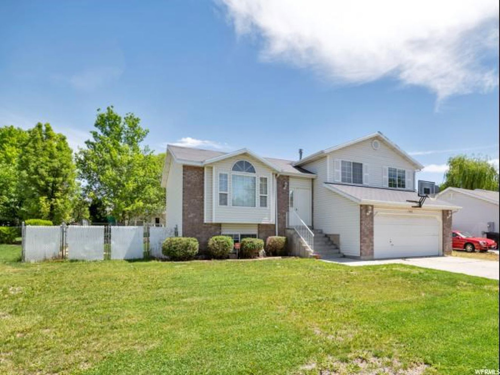 1932 N 810 W, Clinton, UT 84015