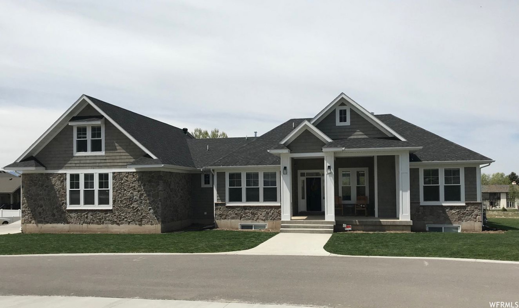 244 E Edgehill Dr, Providence, UT 84332