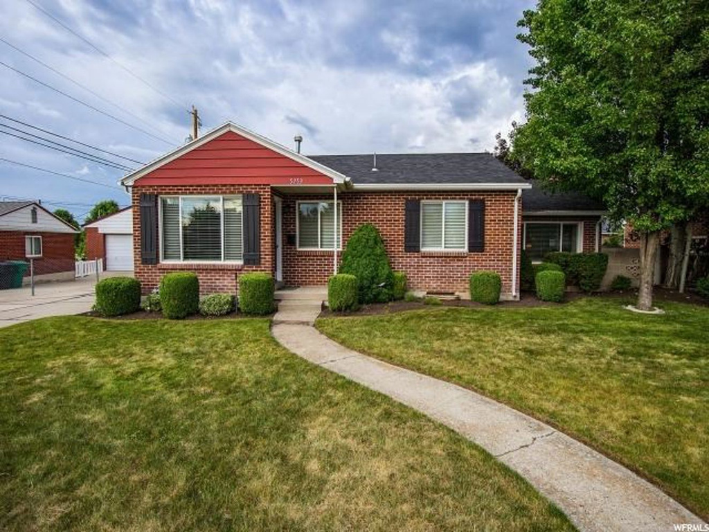 5753 S Hillside Dr E, Murray, UT 84107